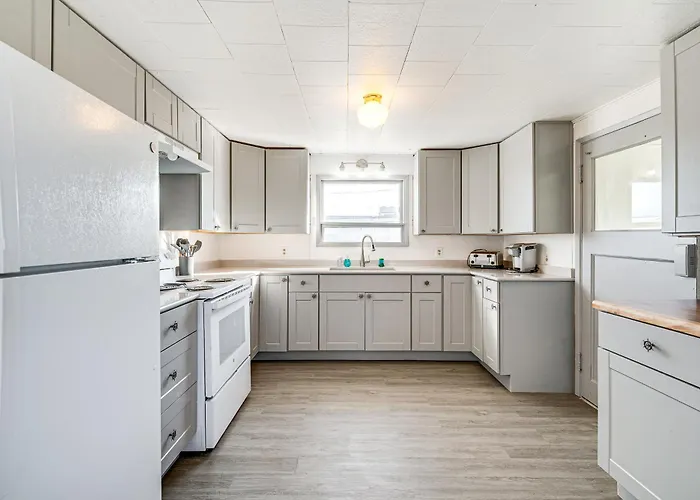 Walk To Beach & Harbor: Spacious Westport Apt!