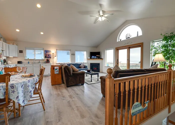 Walk To Beach! Pet-Friendly Westport Home W/ Views